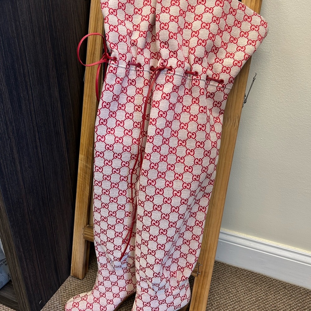 Authentic thigh high gucci boots new - Picture 2 of 3
